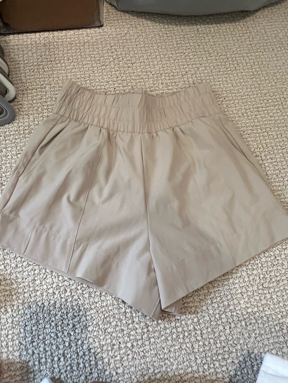 Abercrombie & Fitch High-Waist Traveler Shorts Tan